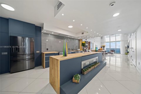 Condominio en venta en Hallandale Beach, Florida, 3 dormitorios, 171.03 m2 № 2027335 - foto 5