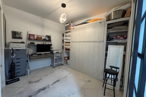 Condominio en venta en Hallandale Beach, Florida, 3 dormitorios, 171.03 m2 № 2027335 - foto 23