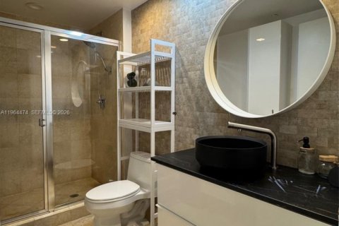 Condominio en venta en Hallandale Beach, Florida, 3 dormitorios, 171.03 m2 № 2027335 - foto 24