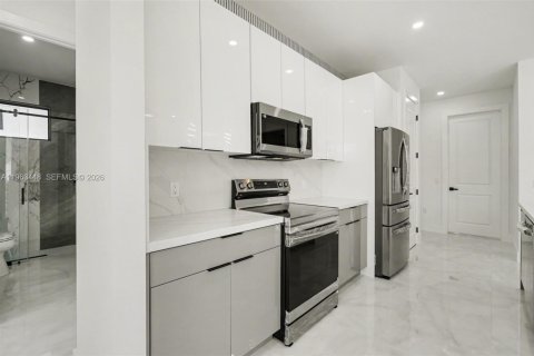 Купить виллу или дом в Лихай-Эйкерс, Флорида 3 спальни, 155.52м2, № 2025706 - фото 9