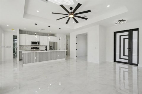 Купить виллу или дом в Лихай-Эйкерс, Флорида 3 спальни, 155.52м2, № 2025706 - фото 3