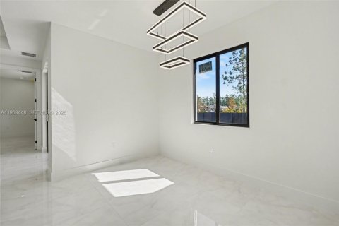 Купить виллу или дом в Лихай-Эйкерс, Флорида 3 спальни, 155.52м2, № 2025706 - фото 8