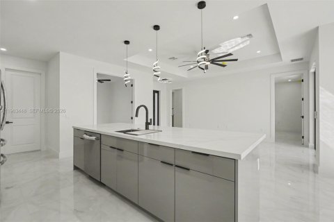 Купить виллу или дом в Лихай-Эйкерс, Флорида 3 спальни, 155.52м2, № 2025706 - фото 10