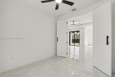 Купить виллу или дом в Лихай-Эйкерс, Флорида 3 спальни, 155.52м2, № 2025706 - фото 7