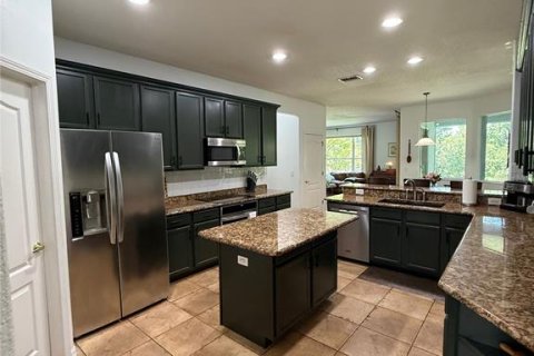 House in Wesley Chapel, Florida 4 bedrooms, 321.81 sq.m. № 1791917 - photo 3