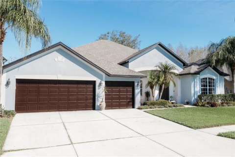 House in Wesley Chapel, Florida 4 bedrooms, 321.81 sq.m. № 1791917 - photo 2
