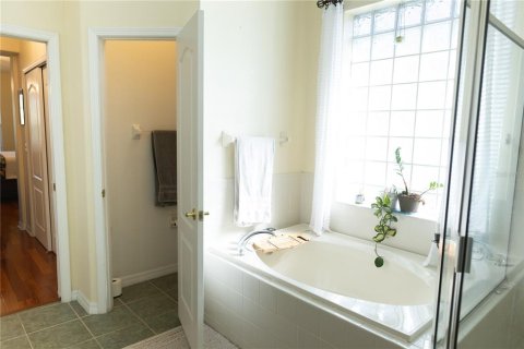 House in Wesley Chapel, Florida 4 bedrooms, 321.81 sq.m. № 1791917 - photo 24