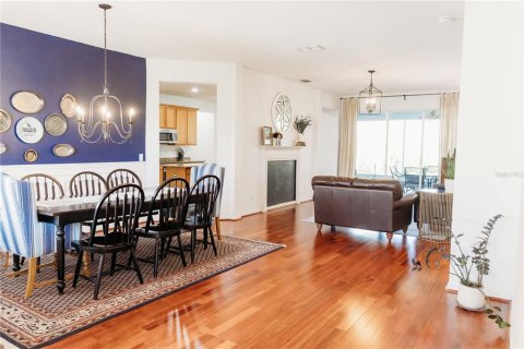 House in Wesley Chapel, Florida 4 bedrooms, 321.81 sq.m. № 1791917 - photo 6