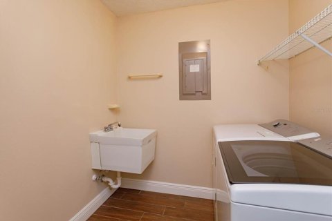 House in Altamonte Springs, Florida 4 bedrooms, 187.94 sq.m. № 1824261 - photo 19