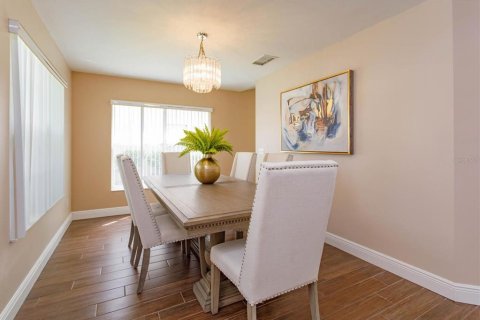 Casa en venta en Altamonte Springs, Florida, 4 dormitorios, 187.94 m2 № 1824261 - foto 6