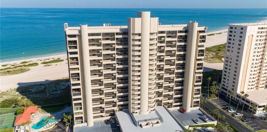 Condominio en Clearwater, Florida, 1 dormitorio  № 1334278