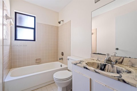 Casa en venta en Miami, Florida, 3 dormitorios, 192.59 m2 № 2384907 - foto 30