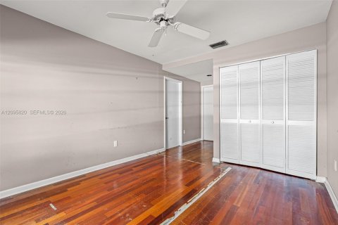 Casa en venta en Miami, Florida, 3 dormitorios, 192.59 m2 № 2384907 - foto 23