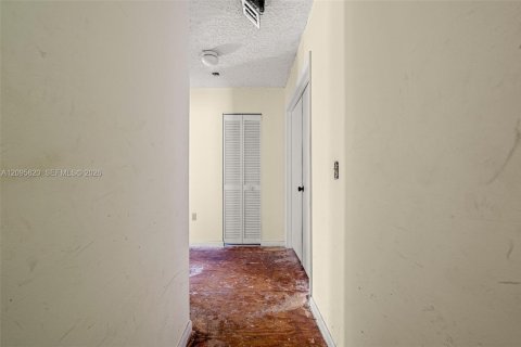 Casa en venta en Miami, Florida, 3 dormitorios, 192.59 m2 № 2384907 - foto 26