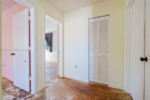 Casa en venta en Miami, Florida, 3 dormitorios, 192.59 m2 № 2384907 - foto 27