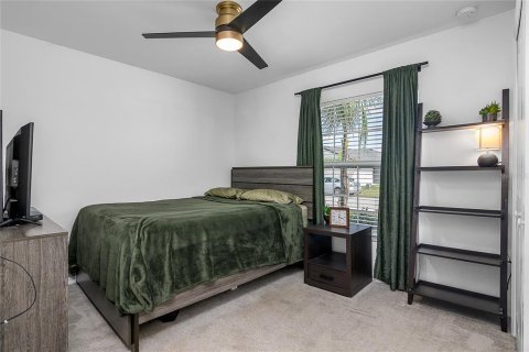 House in North Fort Myers, Florida 4 bedrooms, 179.95 sq.m. № 1629887 - photo 25