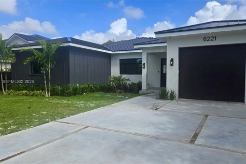 Casa en venta en South Miami, Florida, 4 dormitorios, 217.48 m2 № 2055994 - foto 2