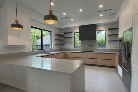 Casa en venta en South Miami, Florida, 4 dormitorios, 217.48 m2 № 2055994 - foto 5