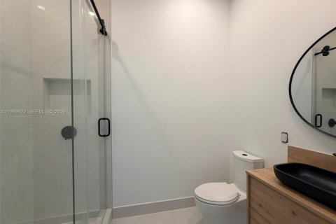 Casa en venta en South Miami, Florida, 4 dormitorios, 217.48 m2 № 2055994 - foto 9