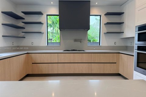 Casa en venta en South Miami, Florida, 4 dormitorios, 217.48 m2 № 2055994 - foto 4