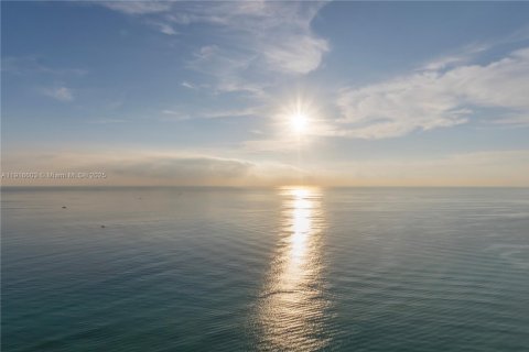 Condo à Sunny Isles Beach, Floride, 4 chambres  № 2016435