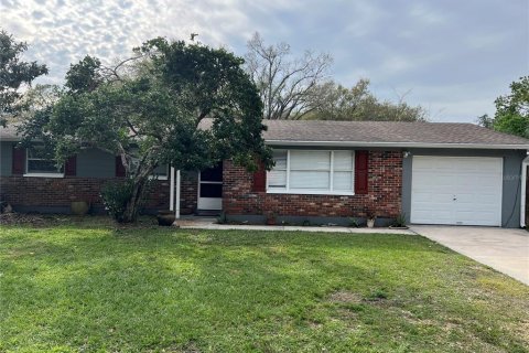 House in Lutz, Florida 3 bedrooms, 123.75 sq.m. № 1538438 - photo 1