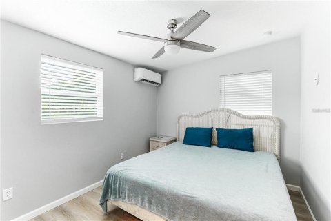 House in Venice, Florida 3 bedrooms, 109.07 sq.m. № 2112548 - photo 11