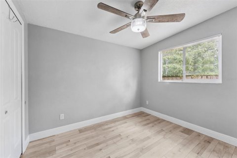 House in Saint Petersburg, Florida 3 bedrooms, 88.07 sq.m. № 1856426 - photo 14