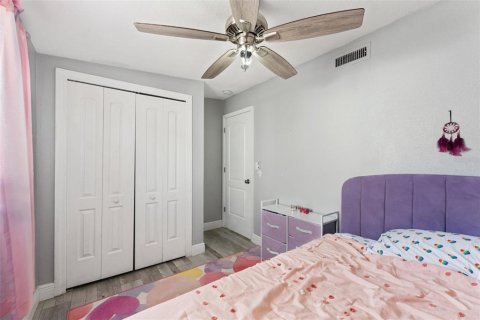 House in Saint Petersburg, Florida 3 bedrooms, 88.07 sq.m. № 1856426 - photo 19