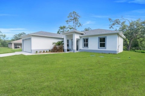House in Lehigh Acres, Florida 3 bedrooms, 138.7 sq.m. № 1846624 - photo 3