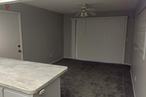 Casa en alquiler en Temple Terrace, Florida, 3 dormitorios, 109.81 m2 № 1869615 - foto 7