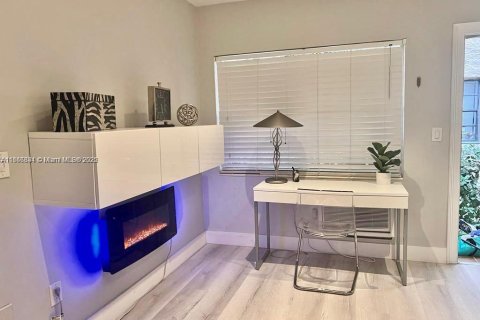 Condominio en alquiler en Miami Beach, Florida, 1 dormitorio, 46.45 m2 № 1896644 - foto 4
