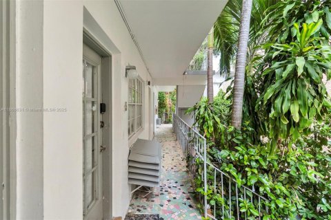 Condominio en alquiler en Miami Beach, Florida, 1 dormitorio, 46.45 m2 № 1896644 - foto 24