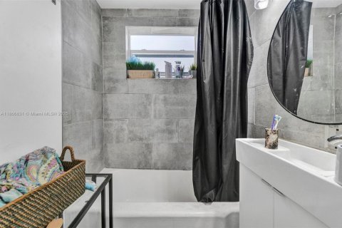 Condominio en alquiler en Miami Beach, Florida, 1 dormitorio, 46.45 m2 № 1896644 - foto 15