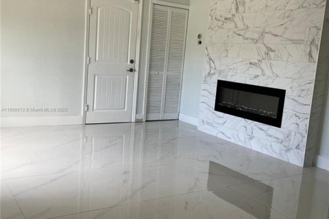 Снять в аренду виллу или дом в Хомстед, Флорида 4 спальни, 151.62м2, № 1951626 - фото 13