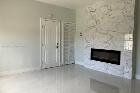 Снять в аренду виллу или дом в Хомстед, Флорида 4 спальни, 151.62м2, № 1951626 - фото 12