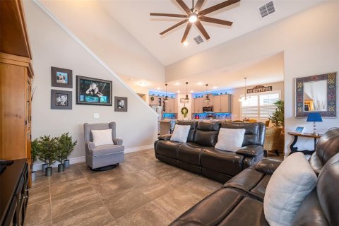 Villa ou maison à vendre à Kissimmee, Floride: 5 chambres, 288.46 m2 № 1200061 - photo 11