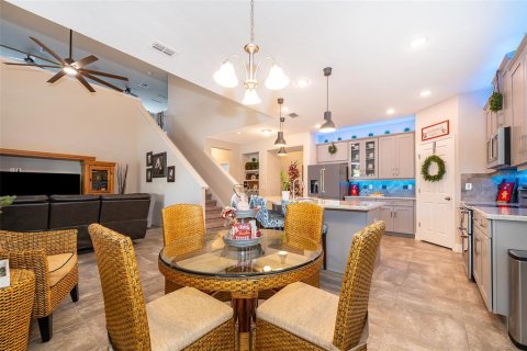 Villa ou maison à vendre à Kissimmee, Floride: 5 chambres, 288.46 m2 № 1200061 - photo 9