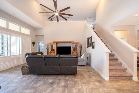 Villa ou maison à vendre à Kissimmee, Floride: 5 chambres, 288.46 m2 № 1200061 - photo 12