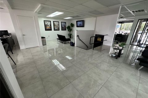 Commercial property in Tampa, Florida 135.64 sq.m. № 1550845 - photo 12