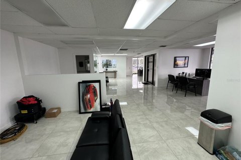 Commercial property in Tampa, Florida 135.64 sq.m. № 1550845 - photo 10