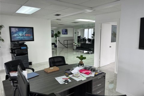 Commercial property in Tampa, Florida 135.64 sq.m. № 1550845 - photo 11