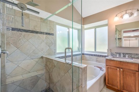 Villa ou maison à vendre à Tampa, Floride: 4 chambres, 197.14 m2 № 2308073 - photo 25