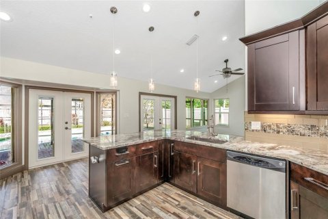 Villa ou maison à vendre à Tampa, Floride: 4 chambres, 197.14 m2 № 2308073 - photo 17