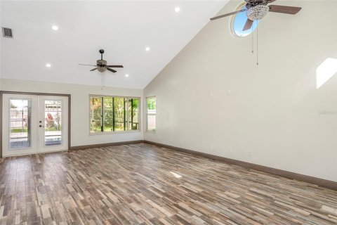 Villa ou maison à vendre à Tampa, Floride: 4 chambres, 197.14 m2 № 2308073 - photo 13