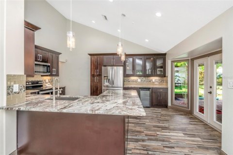 Villa ou maison à vendre à Tampa, Floride: 4 chambres, 197.14 m2 № 2308073 - photo 15
