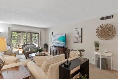 Copropriété à vendre à Coconut Creek, Floride: 2 chambres, 119.94 m2 № 1945820 - photo 6