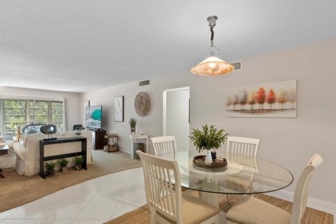Copropriété à vendre à Coconut Creek, Floride: 2 chambres, 119.94 m2 № 1945820 - photo 8