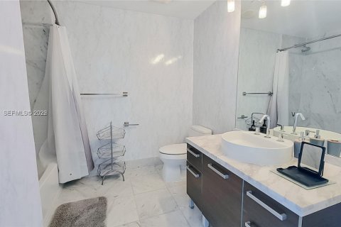 Condominio en alquiler en Miami, Florida, 1 dormitorio, 58.71 m2 № 2011143 - foto 5