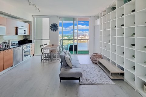 Condominio en alquiler en Miami, Florida, 1 dormitorio, 58.71 m2 № 2011143 - foto 2